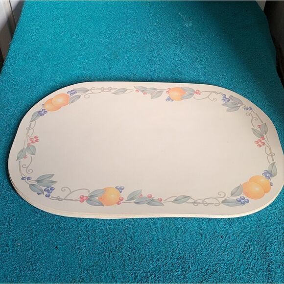 Corelle coordinates placemats in abundance pattern - Picture 1 of 11